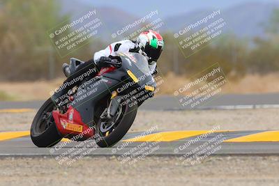 media/Sep-10-2022-SoCal Trackdays (Sat) [[a5bf35bb4a]]/Turn 6 (1140am)/